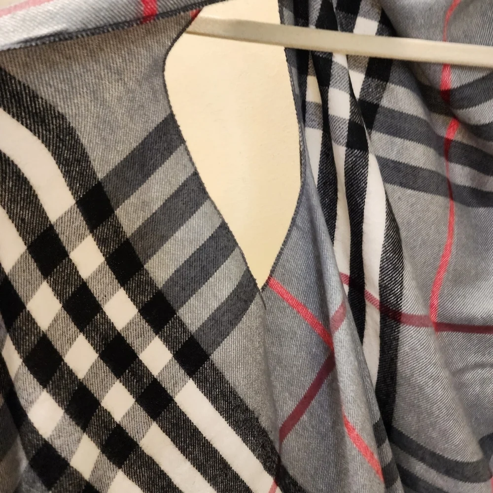 Plaid Fringe Litghweitgh Cashmere Blend Vest Or Scarf